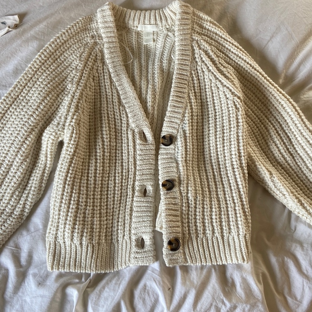 Oversized cable knit sweater nwot